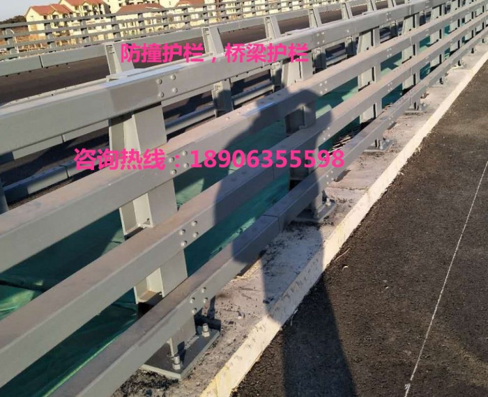 防撞護欄，防撞立柱廠家